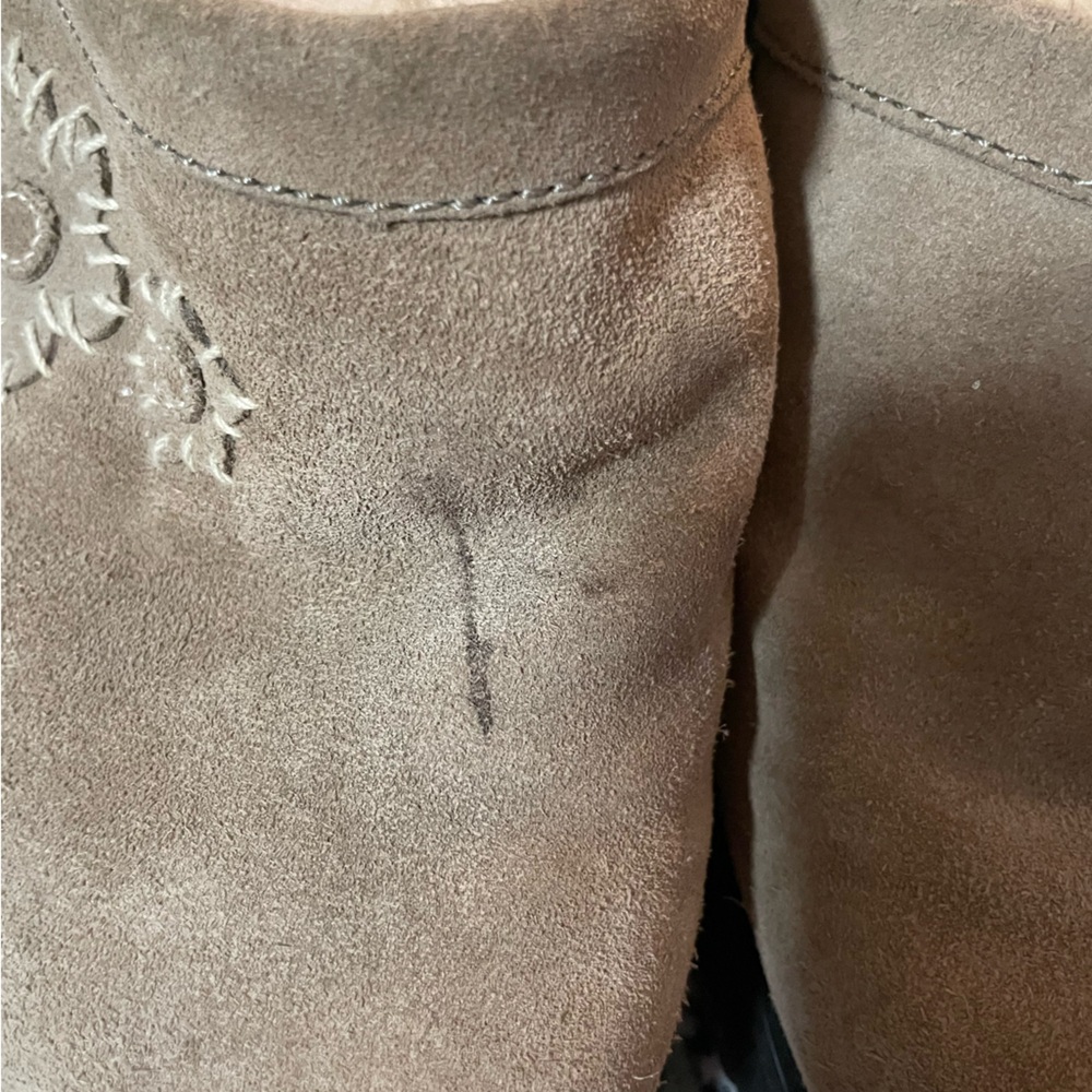 Ugg Tan Clog With Sherpa Lining Size 9 - image 8